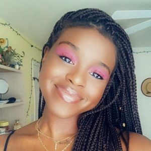 Meet your Posher, Dori